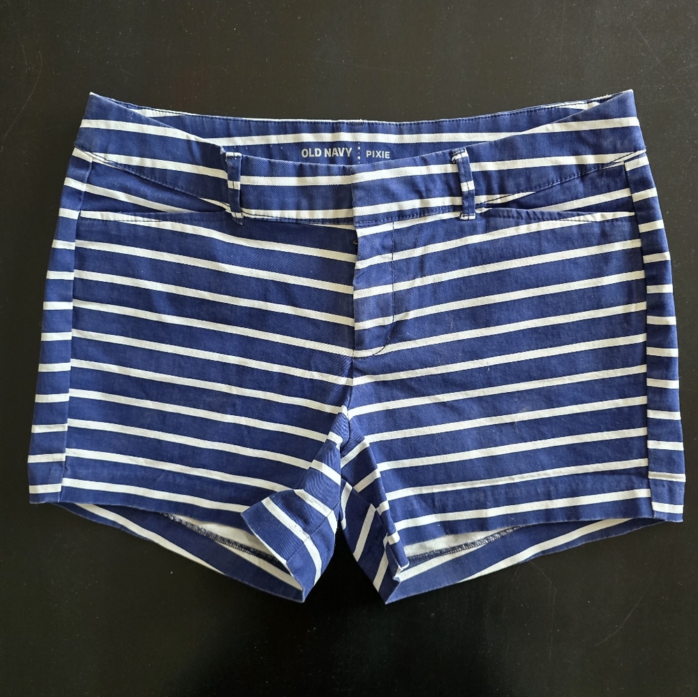 Old Navy Women's Blue and White Striped Shorts [6]